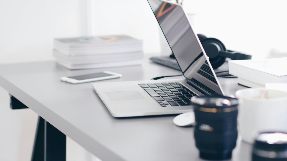 The Clean Desk Formula: Why Minimal Workspaces Often Work Better