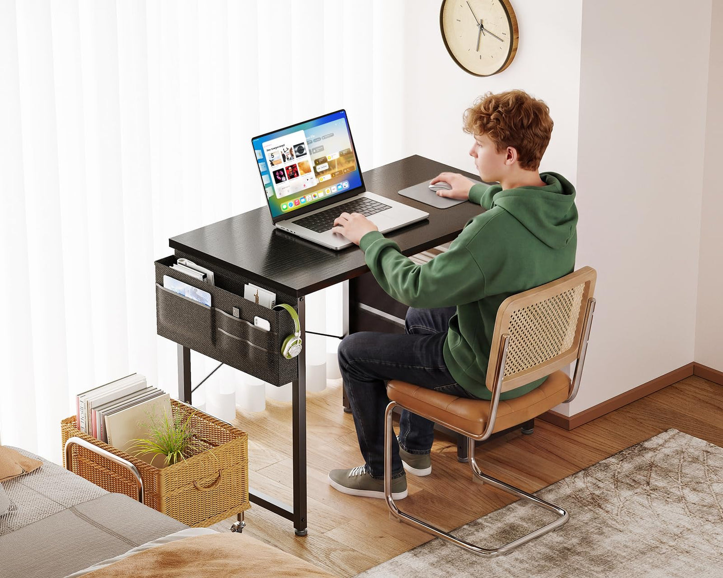 AODK Desk with 3 Drawers and Charging Station