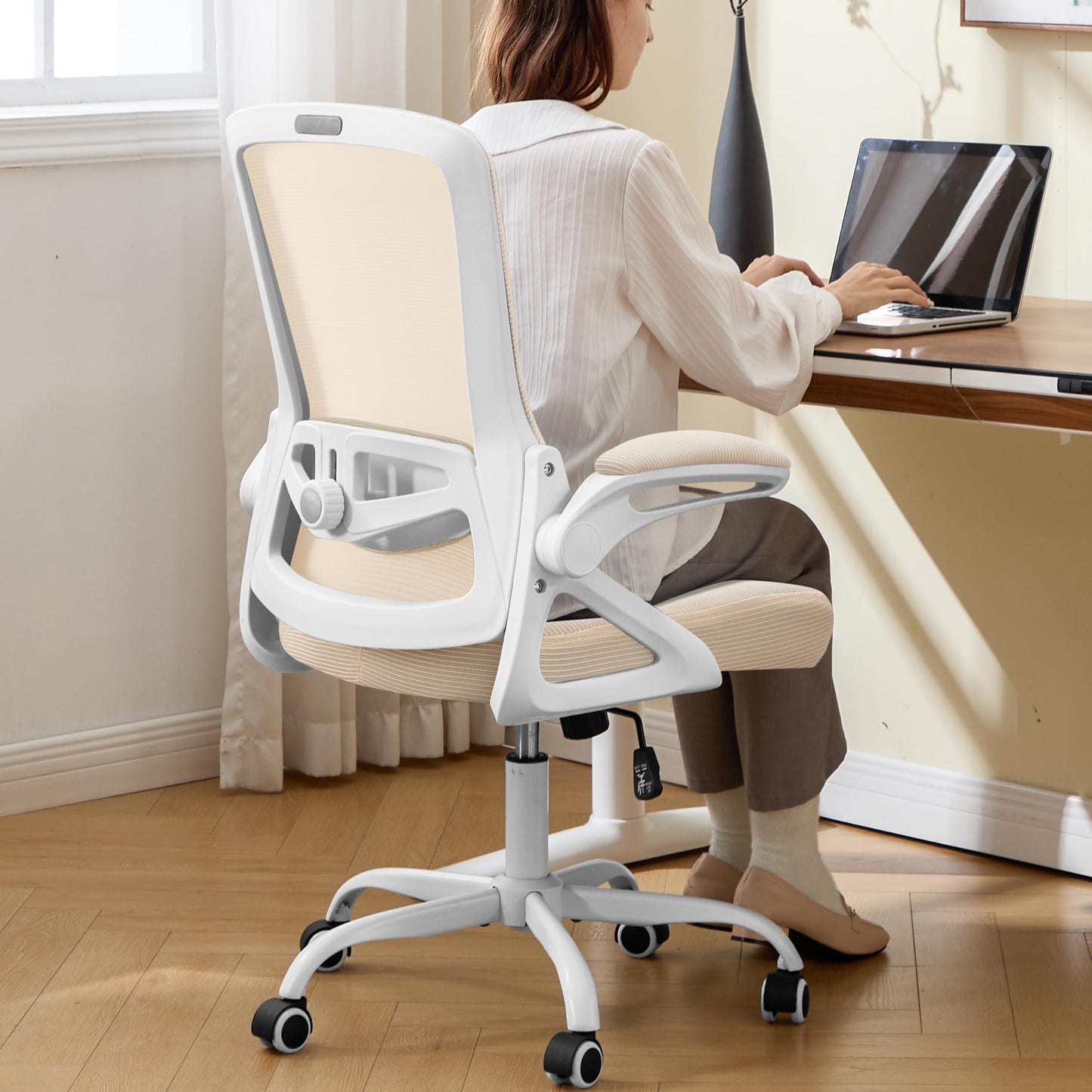Ergonomic Mesh Office Chair with Adjustable Lumbar Support and Flip-Up Arms Executive Task Chair